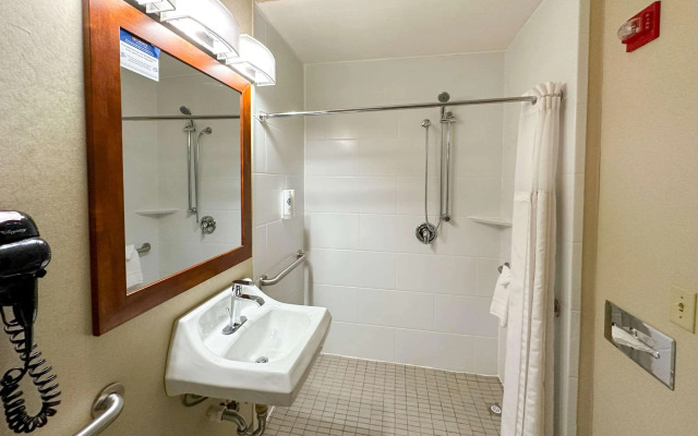 Comfort Inn & Suites Geneva - West Chicago