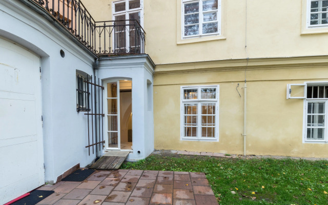 Charles Bridge Economic Hostel