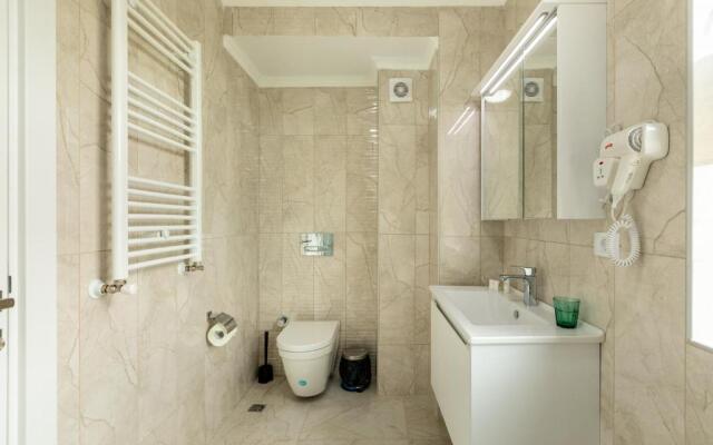 North Club Apartments II