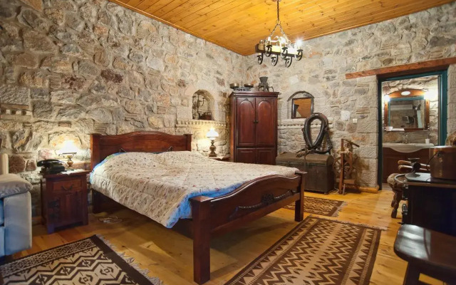 Alexandros Pension