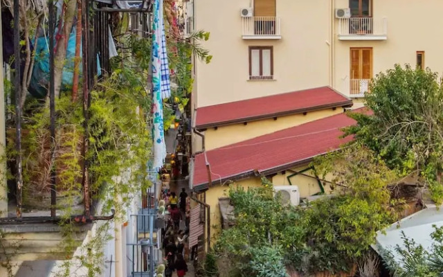 Explore the Amalfi Coast from a Cosy Home in Sorrento Centre