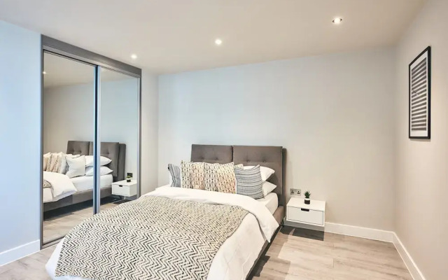 Stylish Studio in Bracknell With Free Parking