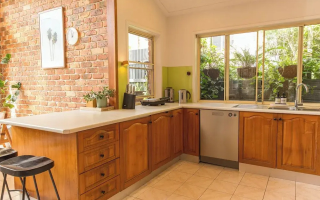 Tropic Lodge by Charlesworth