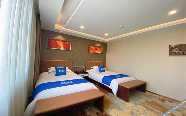 qingzhu Jinyue Hotel (Kuangshan Automobile Great World, Shanghai, Jinan)