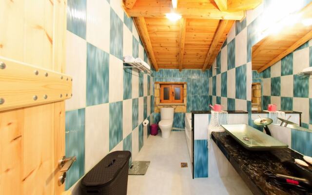 Villa Tireda Pool and Whirlpool