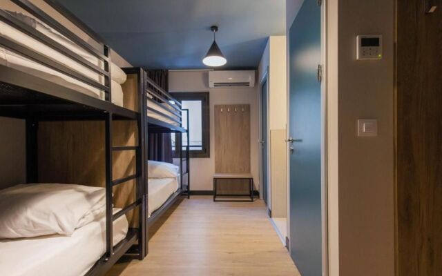 Font Andorra Hostel by Nexta