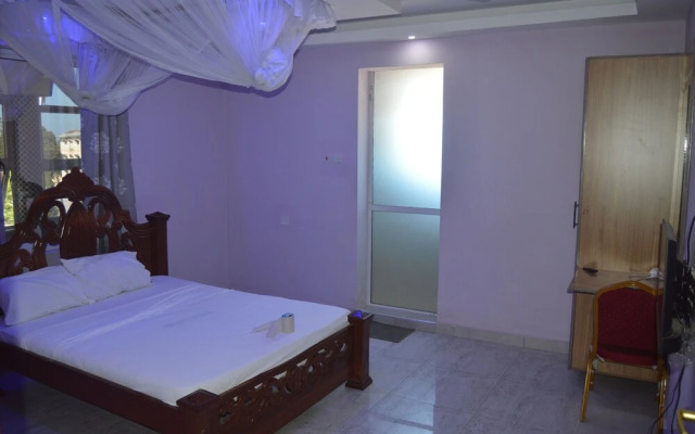 Peacock Court Hotel, Kilifi - фото 2
