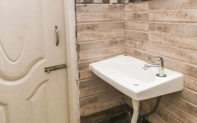Motel Vishesh by OYO Rooms