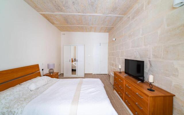 Central Valletta Townhouse