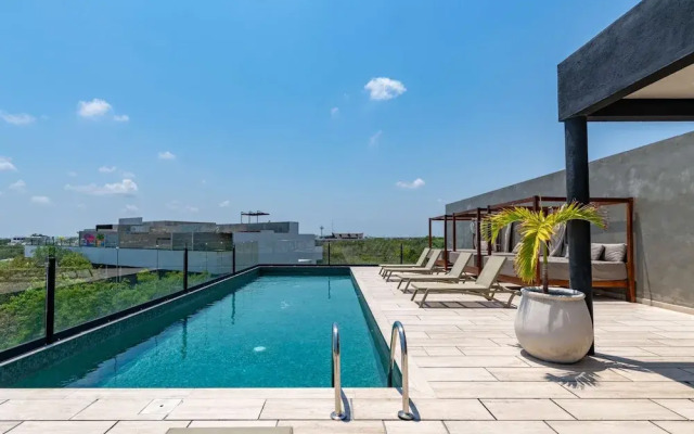 Spacious Apartment With Terrace and Rooftop Pool