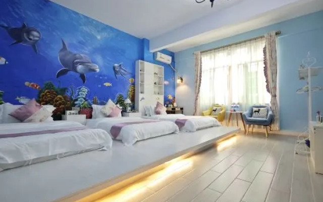 Jiuzhou Chain Theme Inn (Renhua Aiqinhai Fengqing Guanjing)