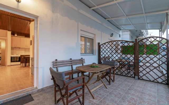 Stratos & Magda's Apartments