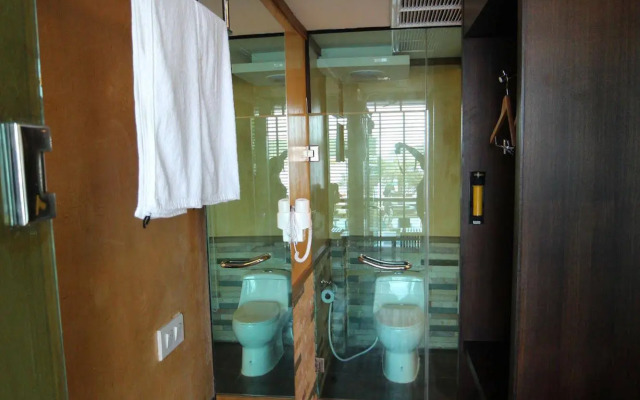 Phi Phi Nice Beach Hotel Hip