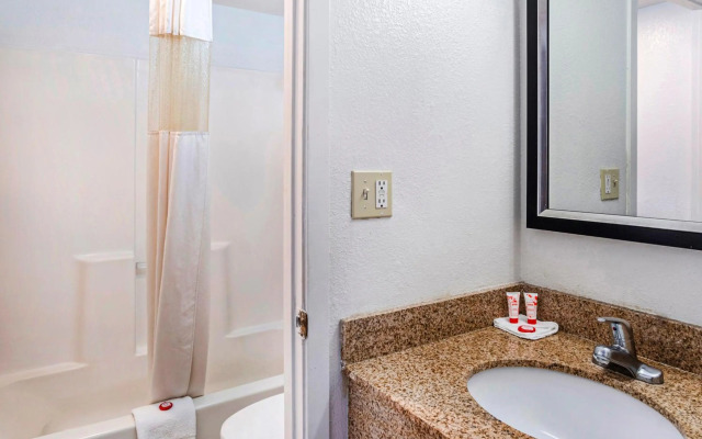 OYO Townhouse Dodge City KS