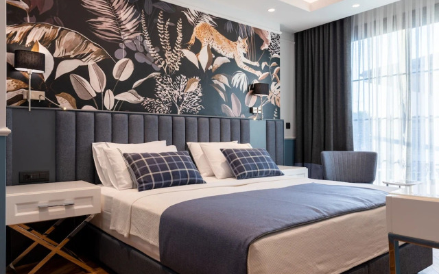 Motif Hotel