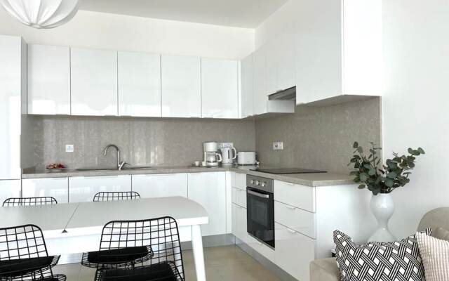 Lovely and Stylish Apartment With Calming Garden View