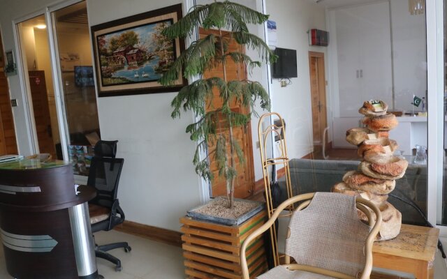 Zaryab Hotel & Restaurant