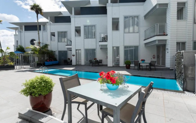 Oceanside - Paihia Waterfront Apartment