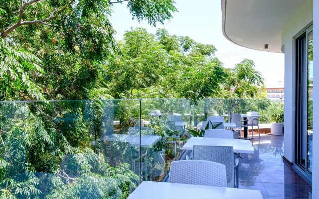 Rio Gardens - Modest 1-bdr Apt w Balcony