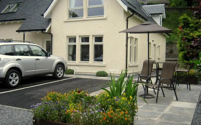 Claymore Guest House and Apartments