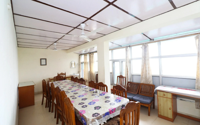 OYO 24525 Hotel Country Lodge