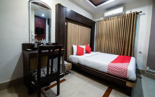 OYO 14869 Hotel Apollo