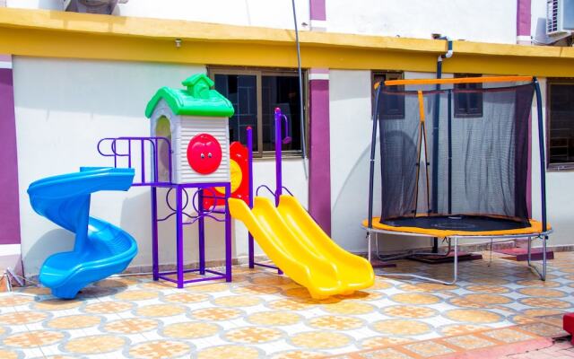 Glamossay Hotel