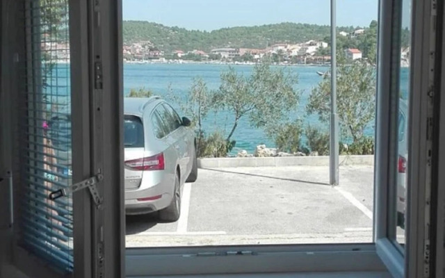 Tona - Close to sea - A1