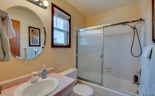 Loveland Townhome: Walkable to Lake & Park!