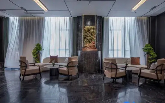 Yuzhong Lanke International Hotel