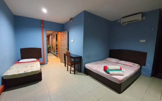 OYO 90109 Fire Fly East Hotel