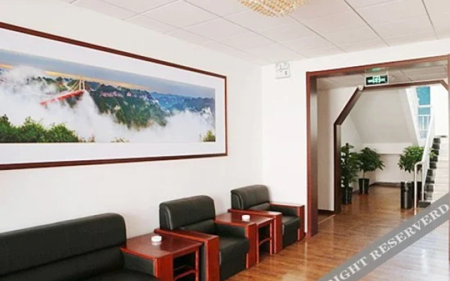 Zhongtieshan Birdge Hostel