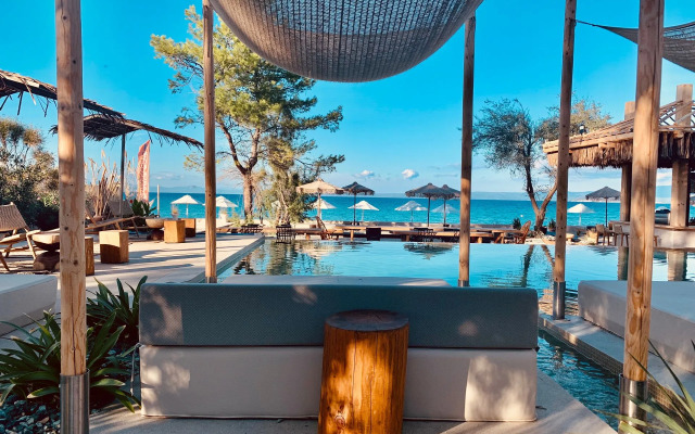 MAKO Sea & Suites