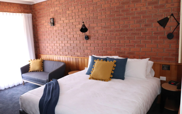 Golden River Motor Inn