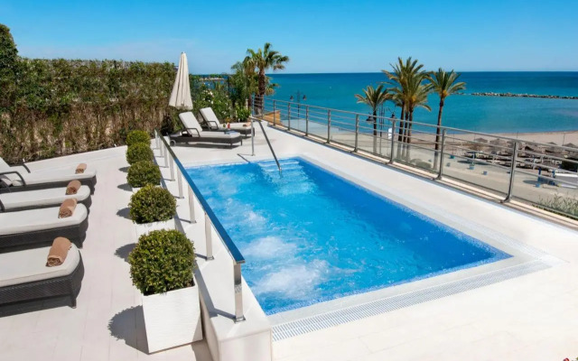 Aleysa Playa Aparthotel
