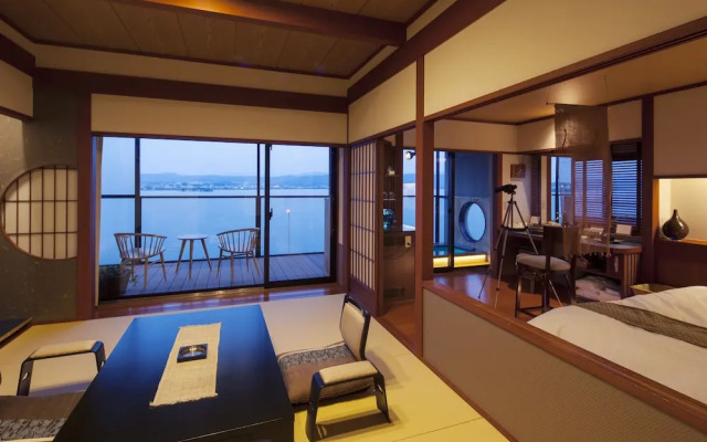 Naniwa Issui