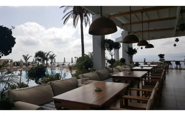 Pefkos Blue Hotel
