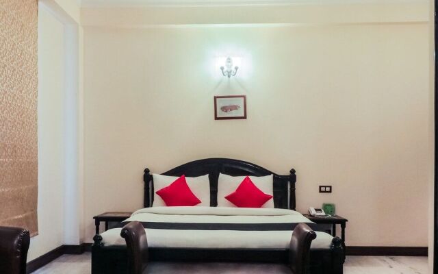 Capital O 353 Hotel Four Boutique