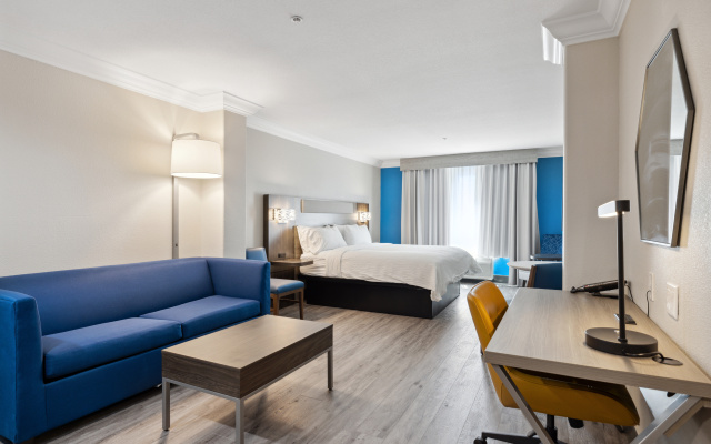 Holiday Inn Express Hotel & Suites Vacaville by IHG