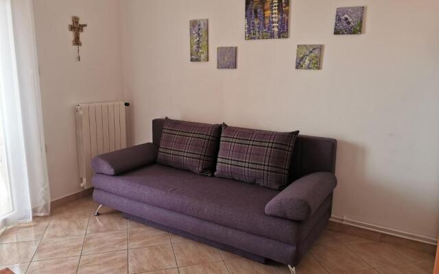 Apartments with a parking space Novi Vinodolski - 18855