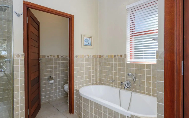 San Lameer Villa Rentals 14306