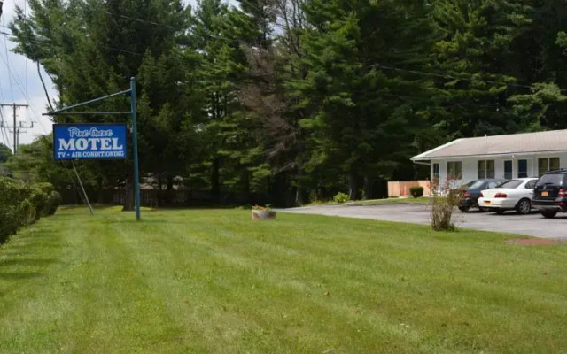 Pine Grove Motel