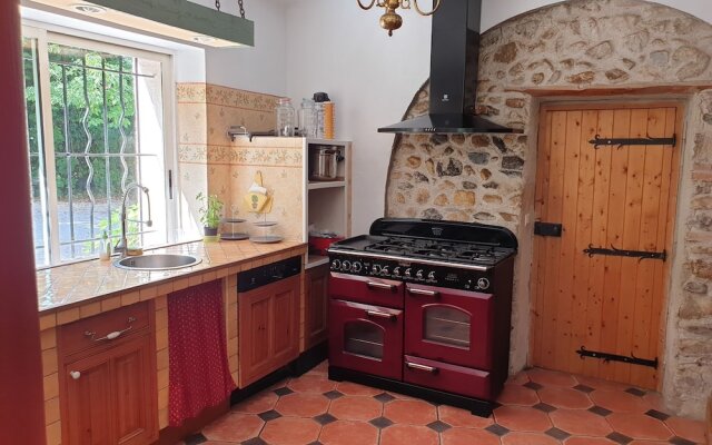 Magnificent Villa in Les Mages With Jacuzzi