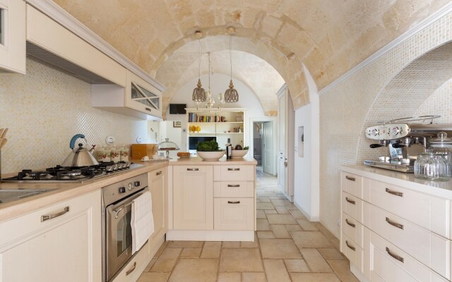 1966 Villa Medici Alla Macchia by Perle di Puglia