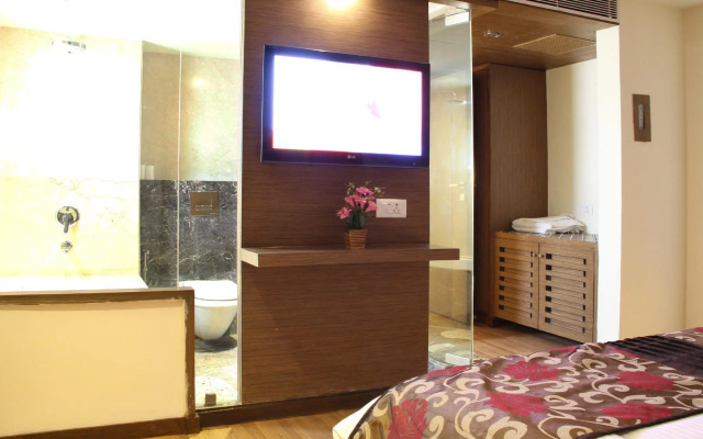 OYO Premium Vastrapur Lake