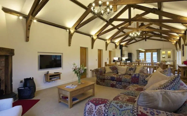 Higher Hill Barn
