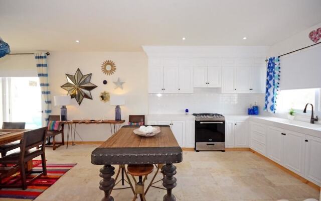 Casa la Mera Mora by Skyrun