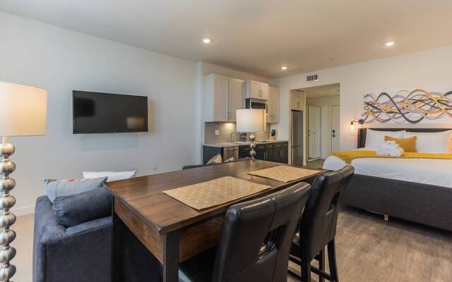 Pine Suite - 415