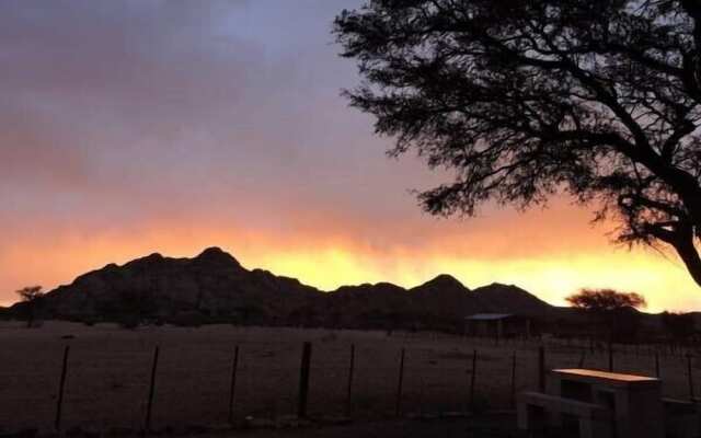 Savanna Guest Farm