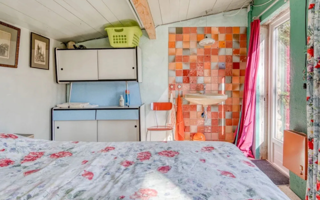 Beautiful Pet-friendly Villa in Régusse With Swimming Pool"
